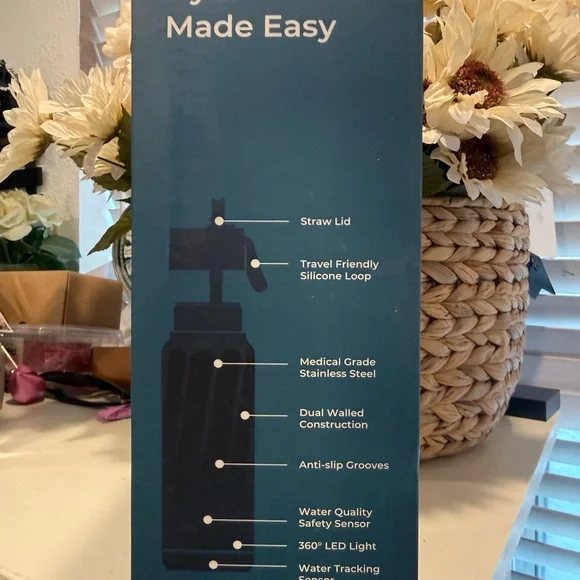 Navy Smart Water Bottle - Intelligent Hydration - Picture 3 of 4